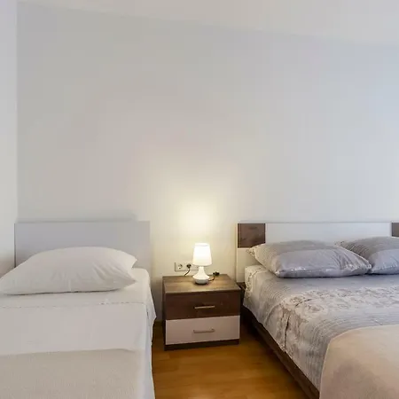 Apartment Anna With Free Private Parking Apartment