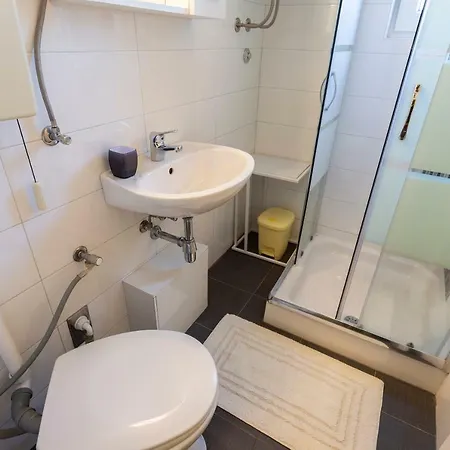 Anna With Free Private Parking Пула