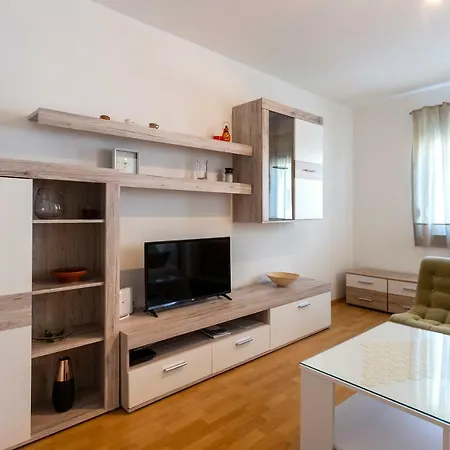 Apartment Anna With Free Private Parking Apartment Pula