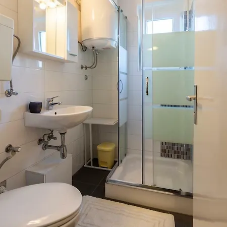 Apartment Apartment Anna With Free Private Parking