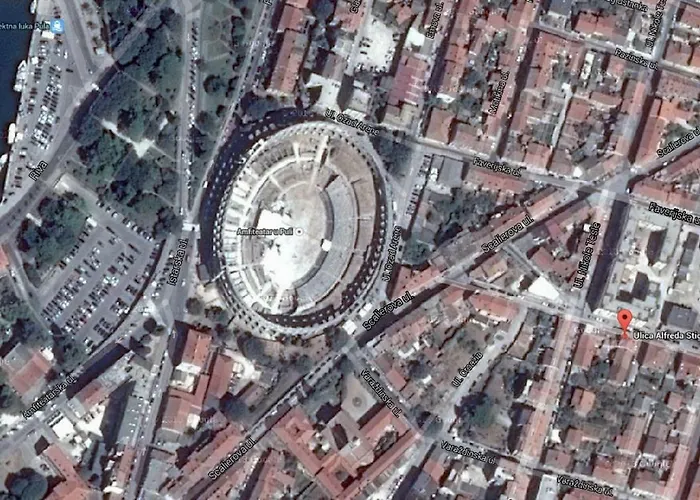 Anna With Free Private Parking * Pula