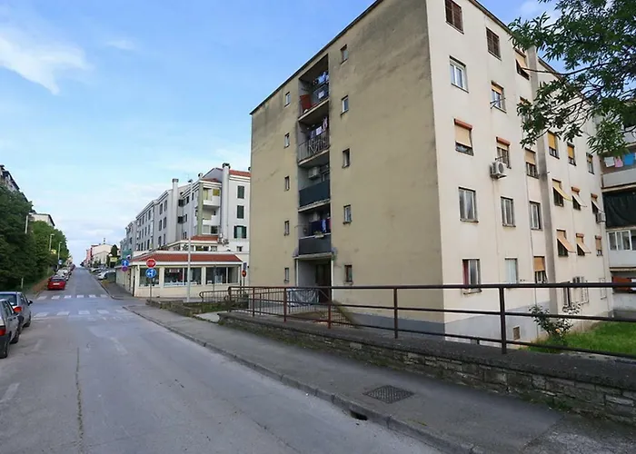 Anna With Free Private Parking * Pula