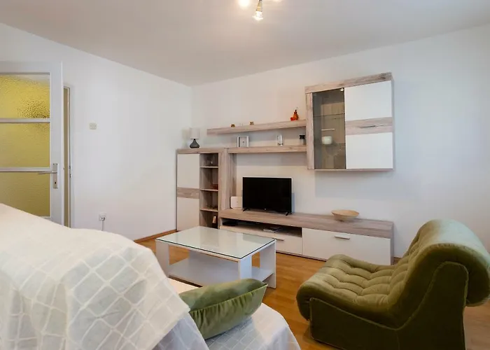 Apartment Anna With Free Private Parking