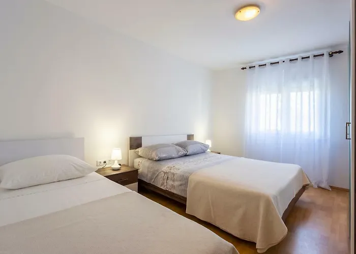 Anna With Free Private Parking Apartment *