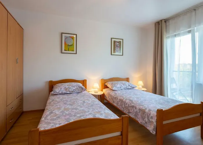 Anna With Free Private Parking