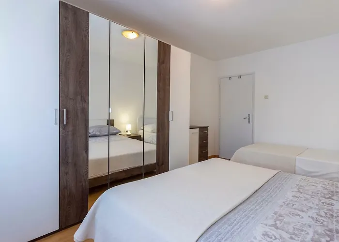 Anna With Free Private Parking